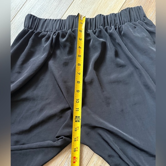 Zara Black cargo jogger Size Large with elastic back waist & ankles. - Picture 6 of 11